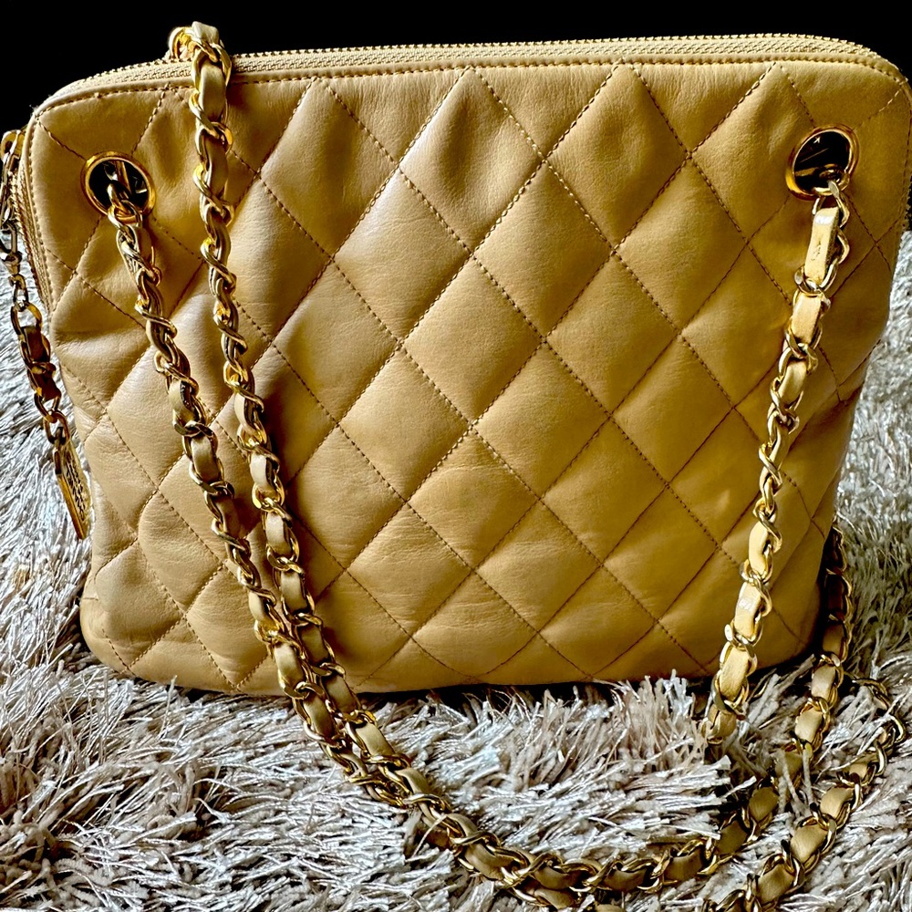 Channel Matelasse Chain Shoulder Bag